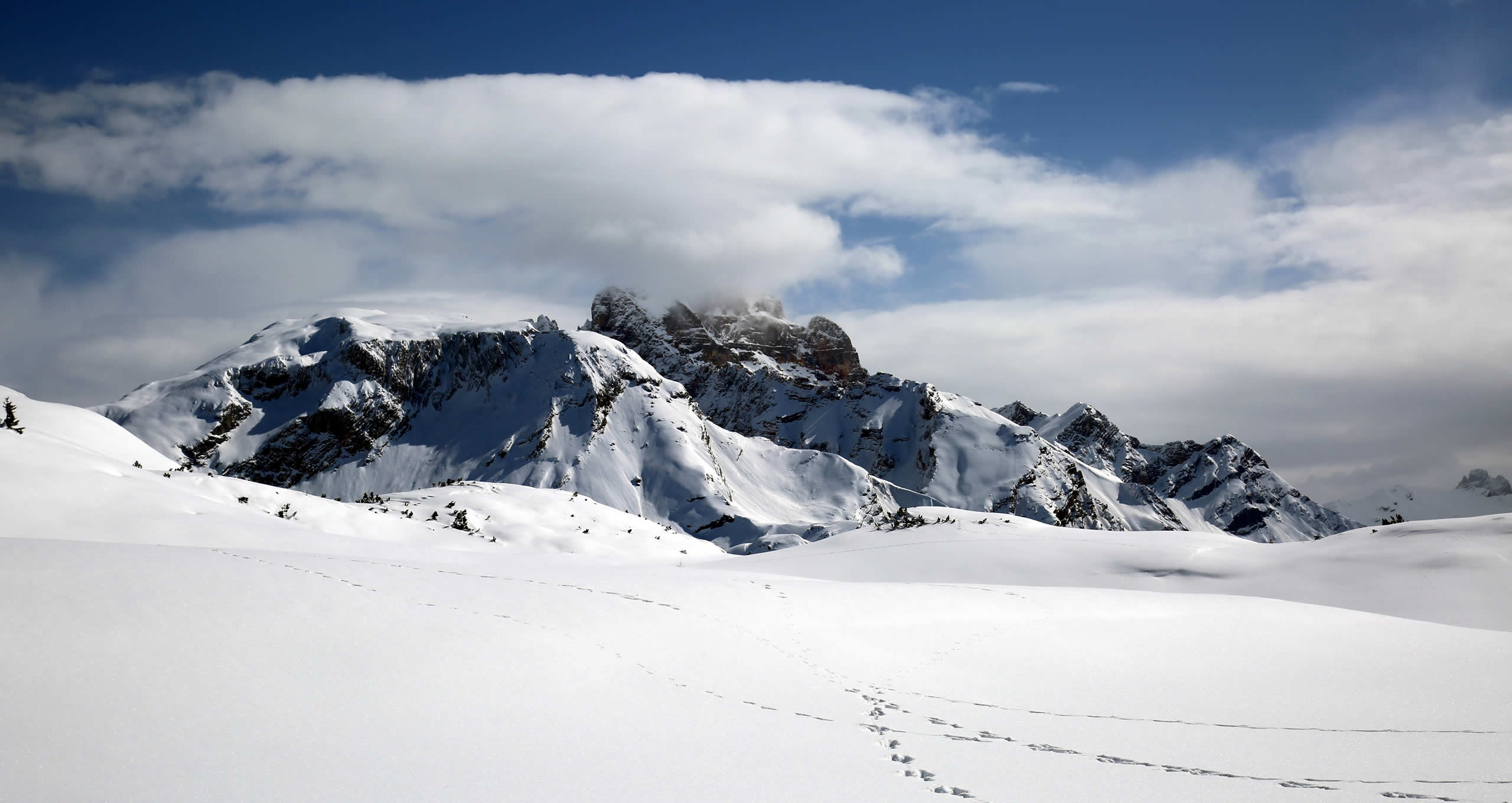 Winter hiking in the Dolomites